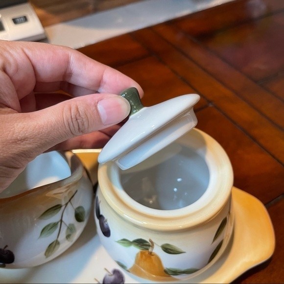 Home Interior Sugar & Creamer Set - Picture 2 of 12